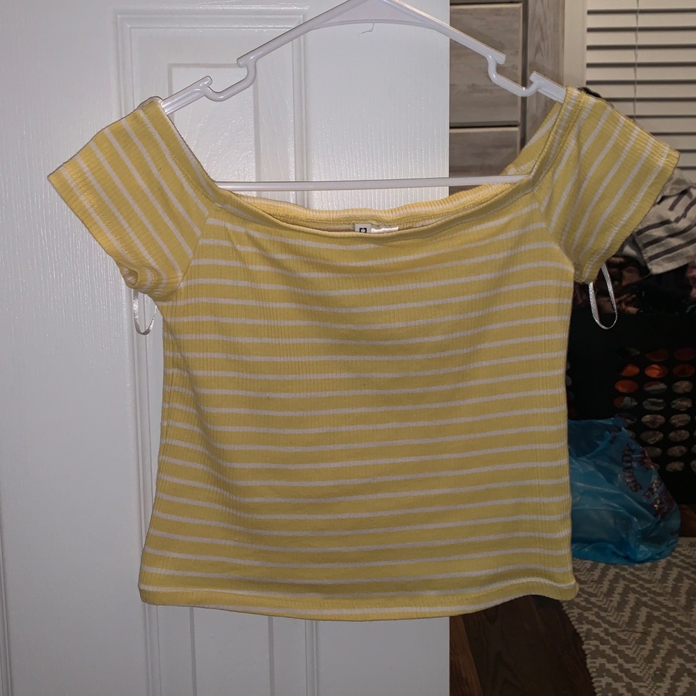 Off the shoulder top - size small